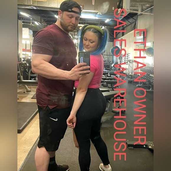 Meet your Posher RockABillyGirlZ Family Boutique - Picture 4 of 7